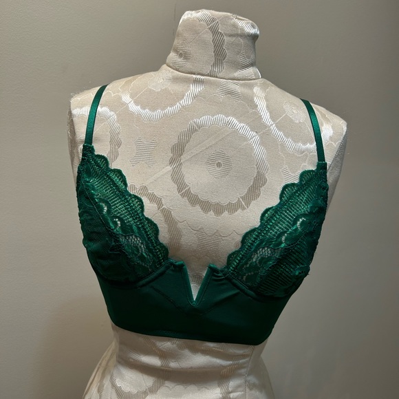 Lingerie - Picture 4 of 5